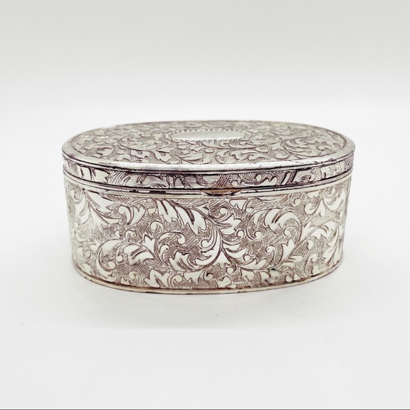 Small vintage oval trinket/jewelry box - Picture 1 of 5